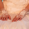 Detail - Brautkleid aus Seidensatin mit bestickter Corsage aus Valentino Spitze